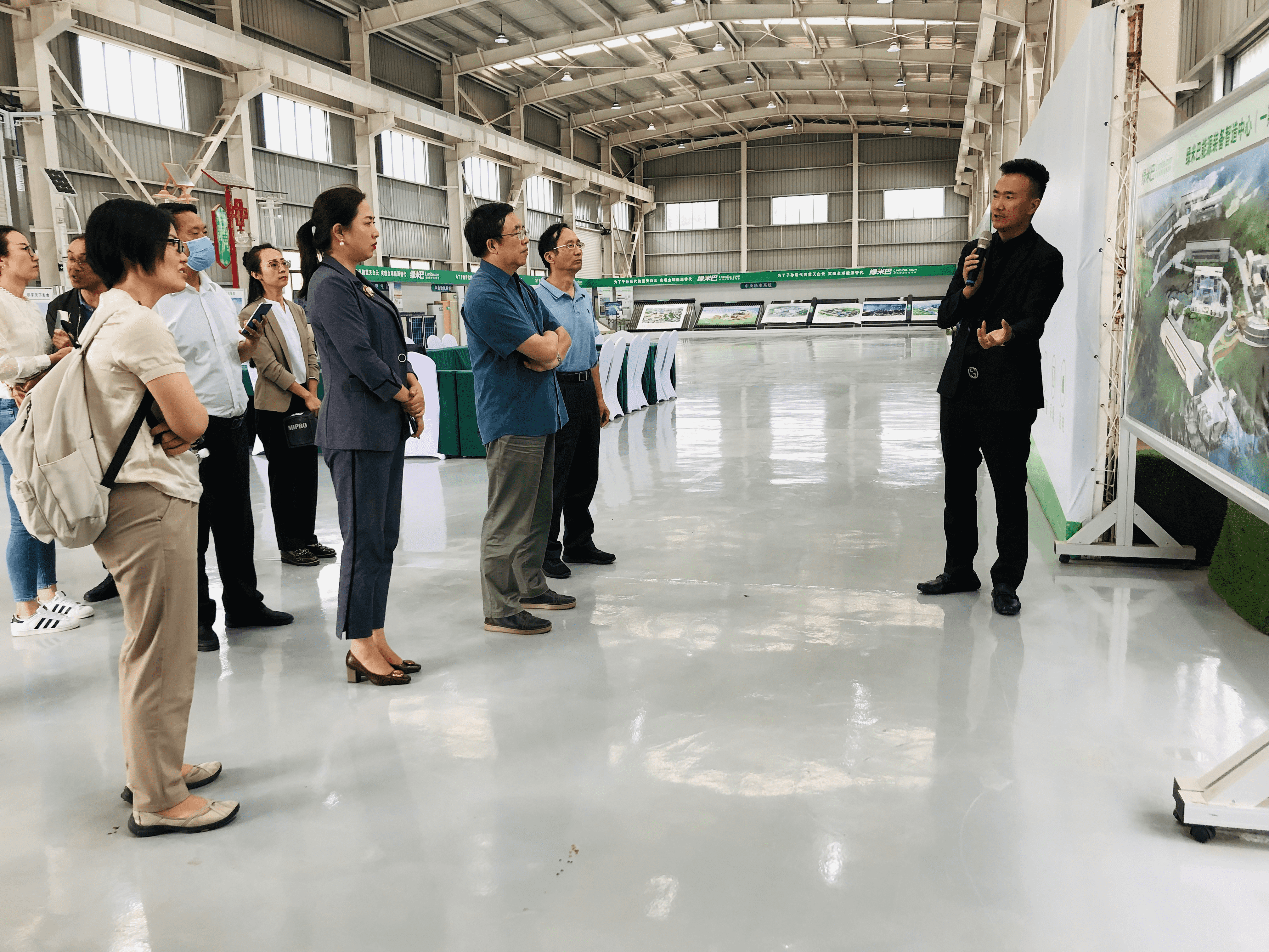 云南省人民政府參事崔運武率調研組到綠米巴產業園調研