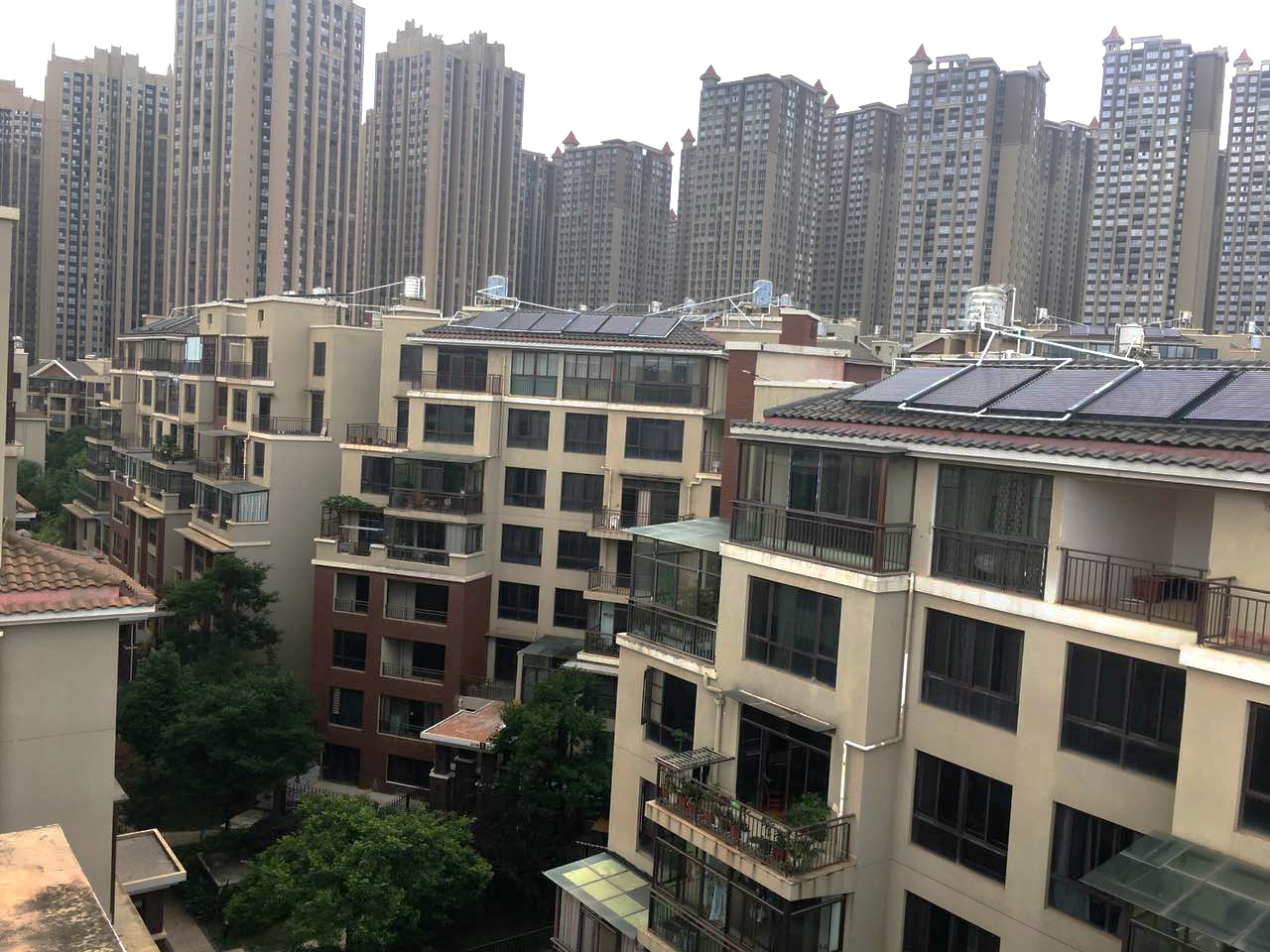 云南白藥小區太陽能熱水項目